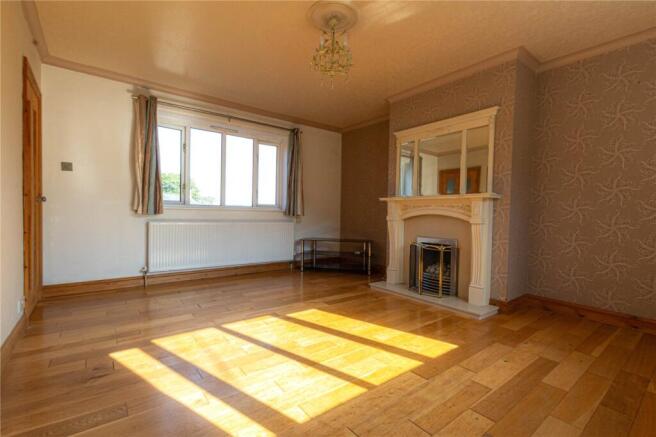 2 bed Terraced to rent Image 6