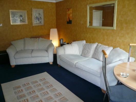 Sitting/dining room