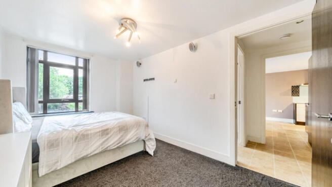 2 bed Flat for sale Image 8