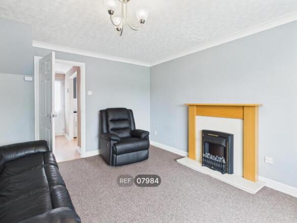 2 bed Terraced to rent Image 5