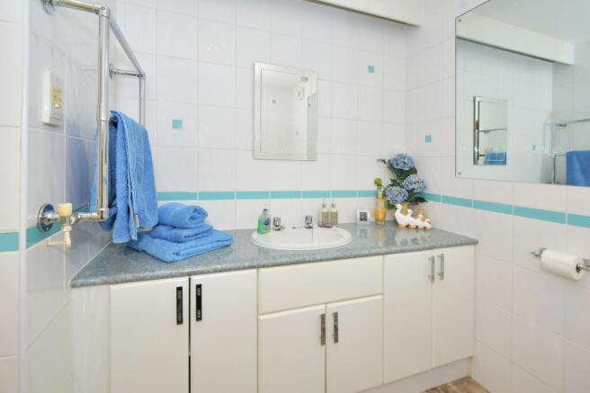 Principal bathroom