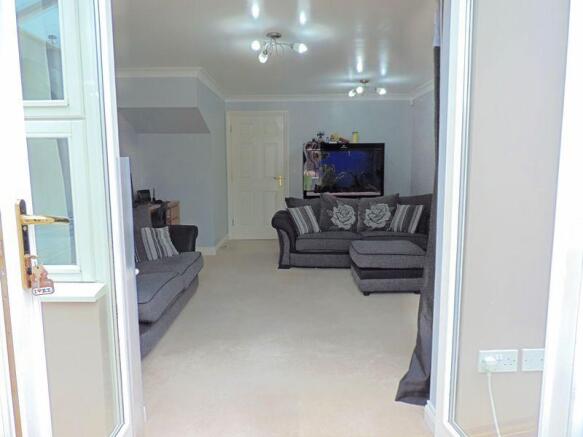 Lounge Leading...