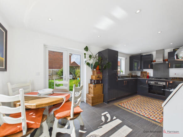 3 bed Semi-Detached for sale Image 9