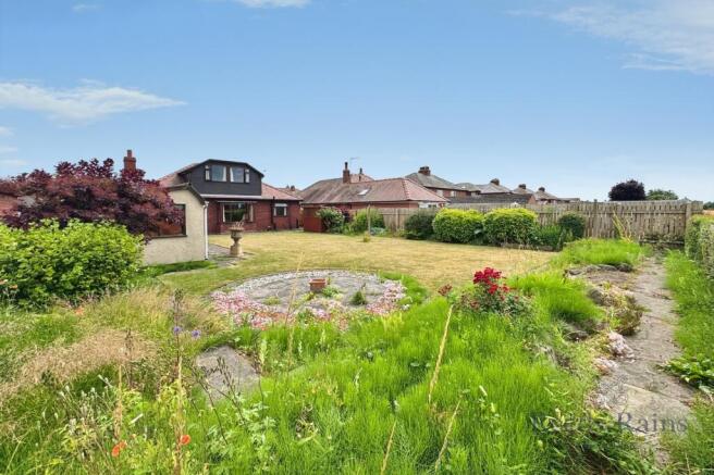 4 bed Bungalow for sale Image 6