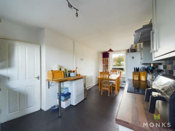 CAM01520G0-PR0116-STILL004.jpg