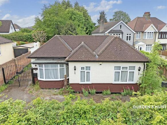2-bed detached on Walden Way, Hornchurch, RM11, £475,000