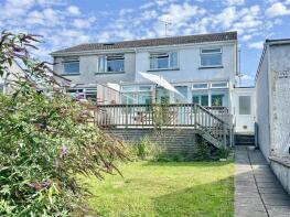 51, Roslyn Close, St. Austell PL25 3UN
