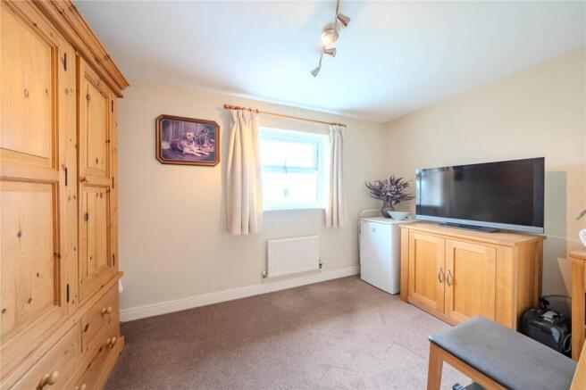 4 bed Detached for sale Image 9