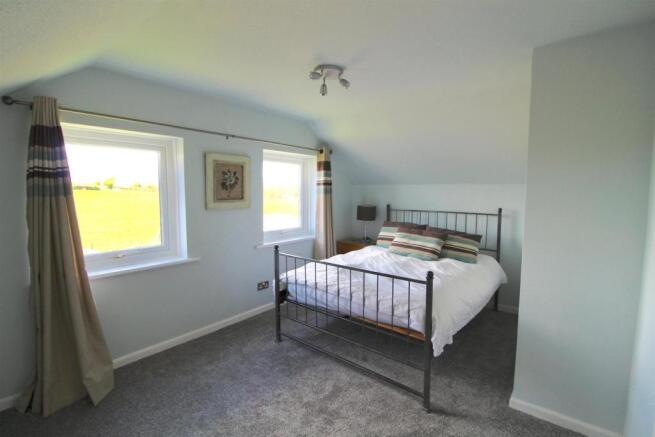 Bed 3.jpg