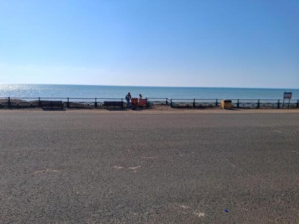 Kingsway, hove photo 4