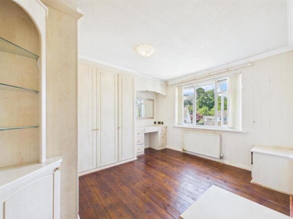 2 bed Semi-Detached Bungalow for sale Image 6