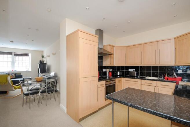 Kitchen / Dining Area