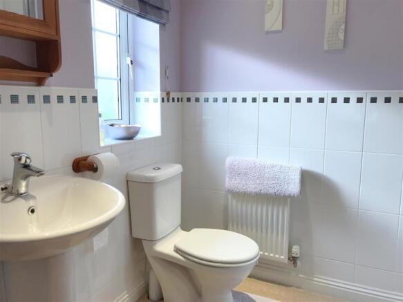 En Suite 2.JPG