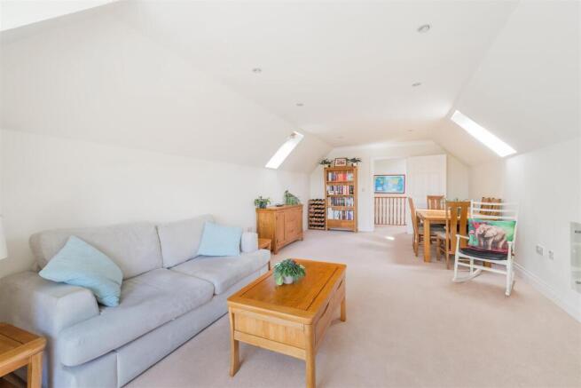ISABELLA APARTMENTS, FLAT 8 (8).jpg