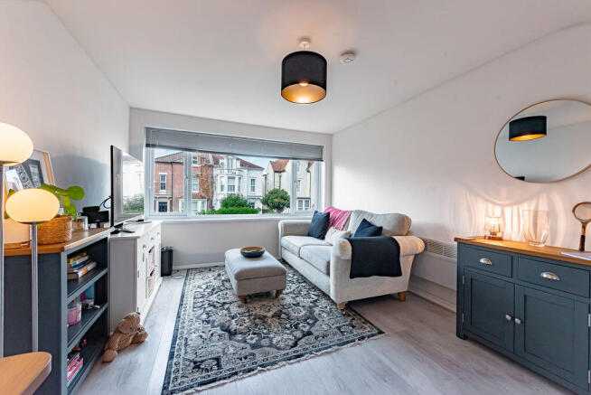 1-bed flat on 9, Hayes Court, Victoria Road North, Southsea, £165,000