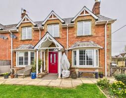 Hawthornes, Station Road, Chipping Norton OX7 6BQ