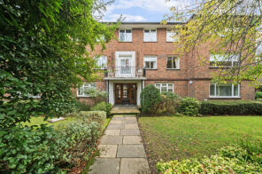 9, Meadway Court, The Ridings, London W5 3EX