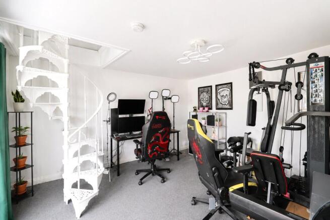 Photo 9