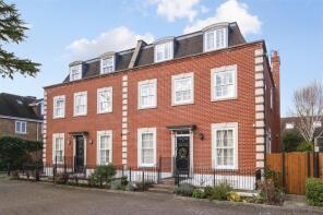 5, Rydon Mews, London SW19 4RP