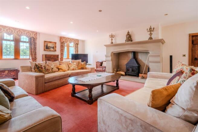 Living Room-5.jpg