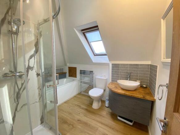 Bath/Shower Room