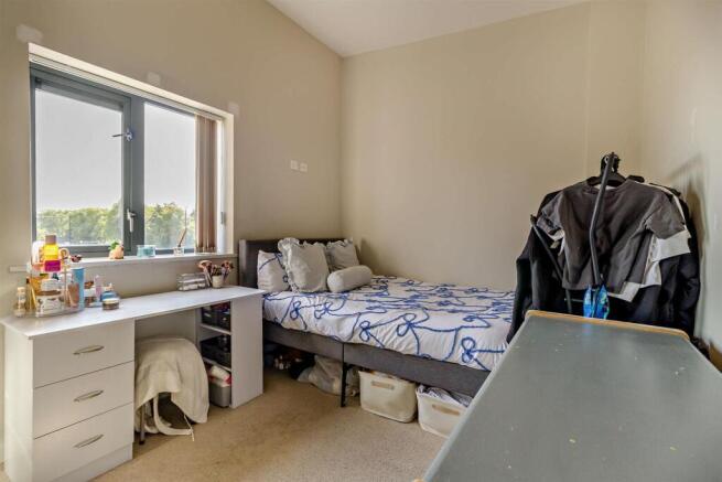 2 bed Apartment for sale Image 6