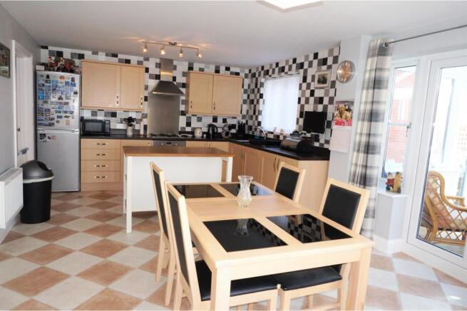 Kitchen / Breakfast