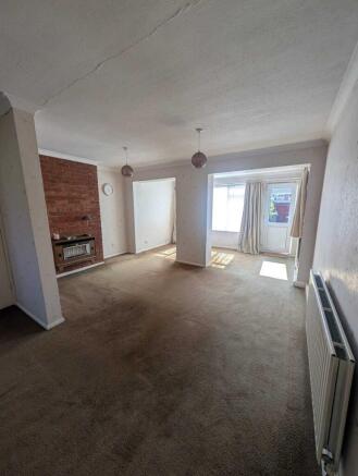 SPACIOUS LOUNGE