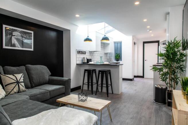 46 Dean St LR-29.jpg