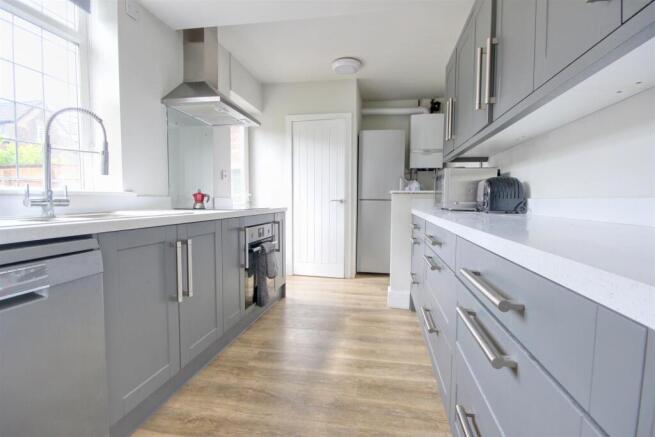 4 bed Semi-Detached for sale Image 4