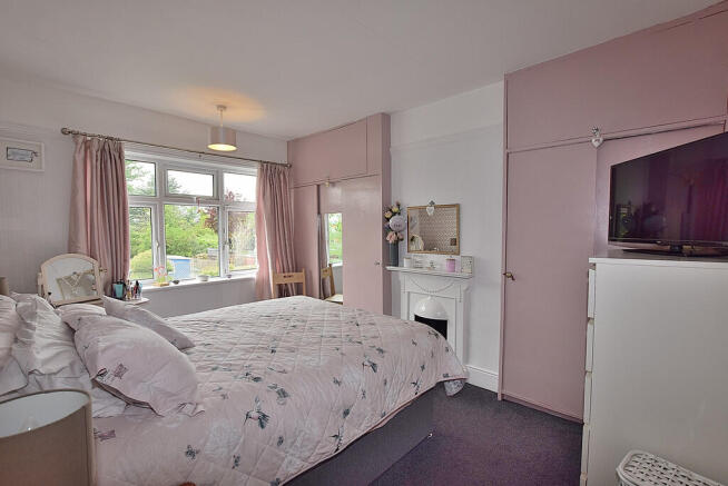 4 bed Semi-Detached for sale Image 12