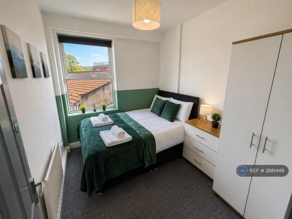 6 bed Terraced to rent Image 5