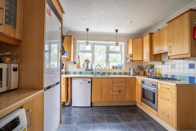 1 bed House Share to rent Image 5
