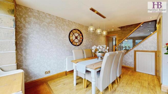 4 bed House for sale Image 10