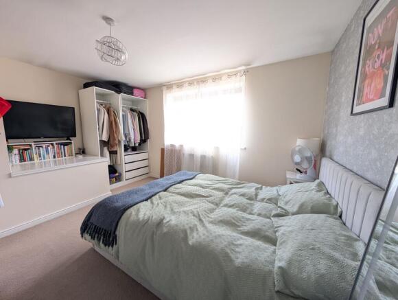 3 bed Semi-Detached for sale Image 12