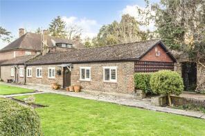 5a, Tudor Court, Castle Way, Feltham TW13 7QQ
