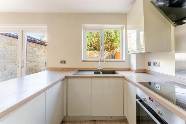 Three bedroom home in a quiet cul-de-sac in Yatton village photo 4