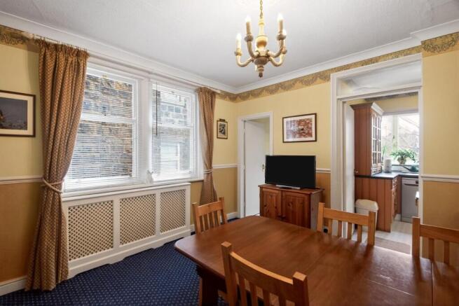 6 bed Semi-Detached for sale Image 6