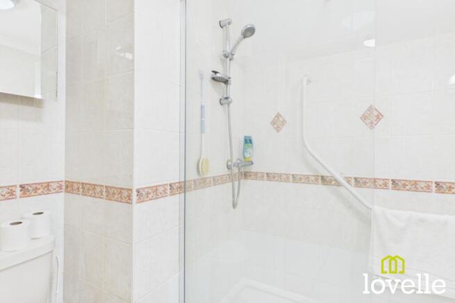 2 bed Flat for sale Image 9