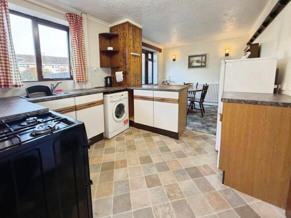Harpur Crescent, Alsager, ST7 photo 4
