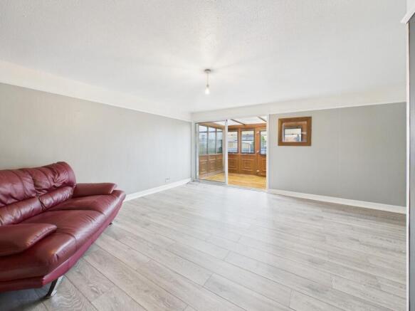 3 bed Town House for sale Image 5