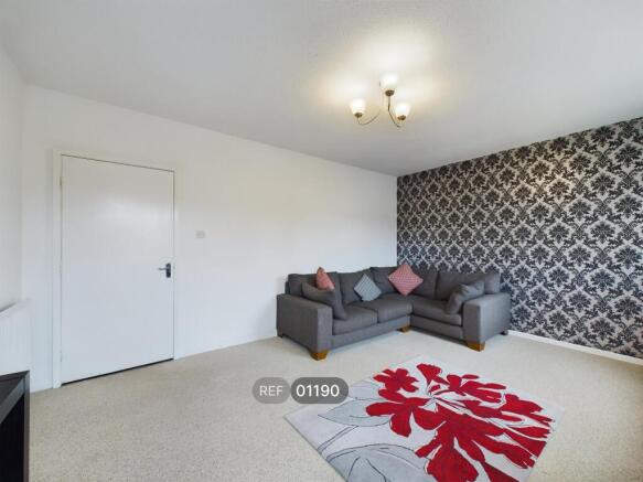 2 bed Apartment to rent Image 4
