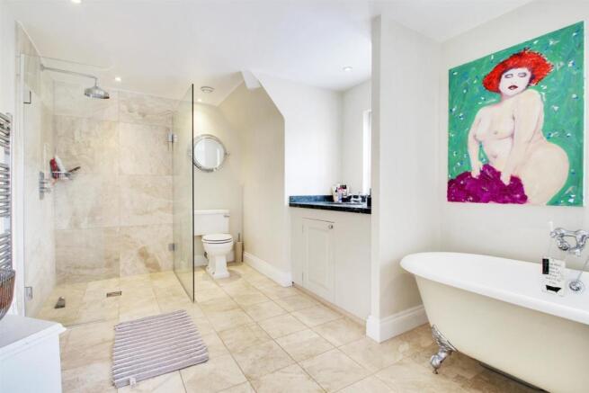 Bathroom.jpg