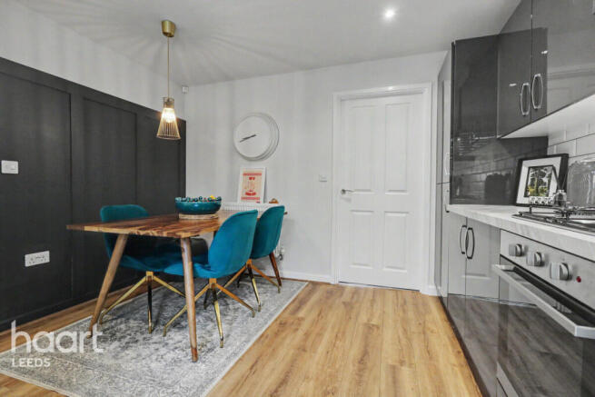 3 bed Semi-Detached for sale Image 9