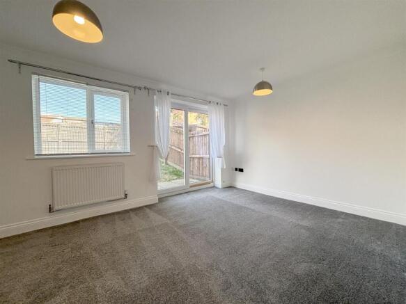 4 bed End of Terrace to rent Image 4