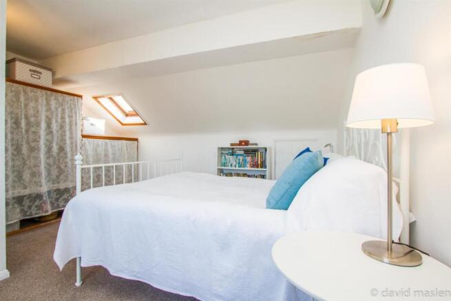 Bedroom (2).jpg