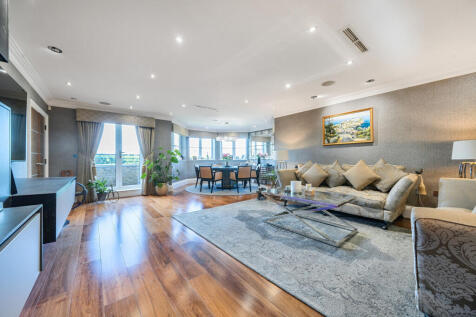 Cockfosters Road, Barnet, EN4