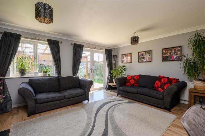 4 bed Link Detached House for sale Image 7