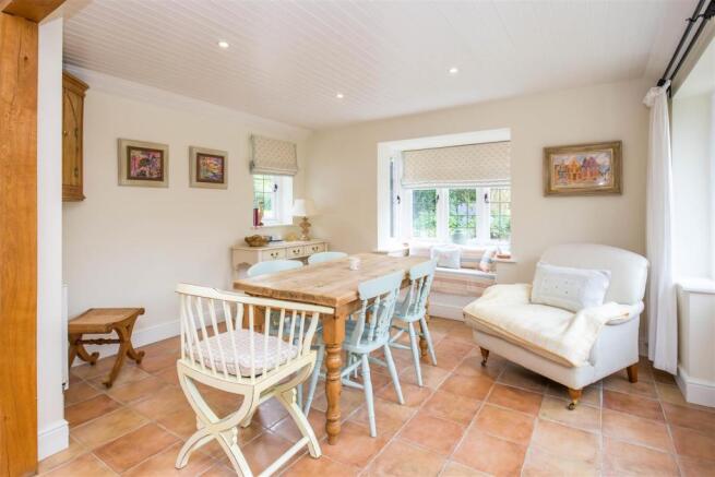 Breakfast Room.jpg