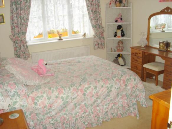 BEDROOM 2